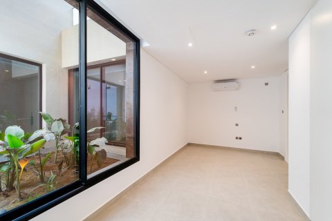 Villa in Wadi Al Safa 3, Dubai 5 bedrooms, 1012 sq.m. № 97119 - photo 18