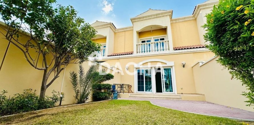 Maison de ville à District 12T, Jumeirah Village Circle, Dubai, 2 chambres, 180 m², № 137970