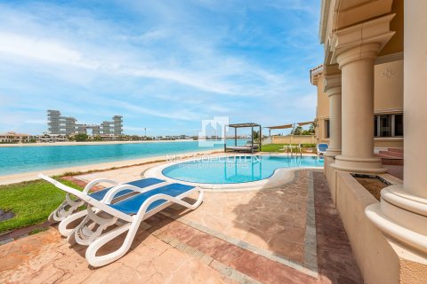 Вилла в Signature Villas, Пальма Джумейра, Дубай, 7 спален, 1245м², № 73219