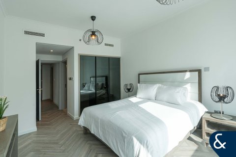 Apartamento en BURJ VIEWS en Downtown Dubai (Downtown Burj Dubai), Dubai, 1 dormitorio, 85 m², № 79311 - foto 2