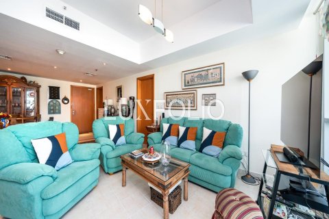 Apartment in The Waves, Dubai Marina, Dubai 3 bedrooms, 171 sq.m. № 45951