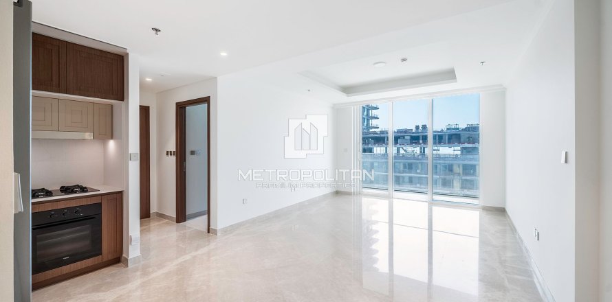 Квартира в EMAAR Beachfront, Dubai Harbour, Дубай, 1 спальня, 74м², № 74206