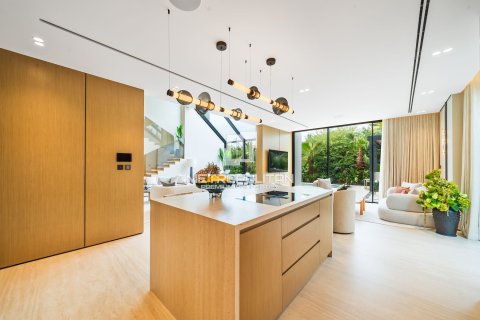 Villa en Jumeirah Islands, Dubai, 5 dormitorios, 989 m², № 74209 - foto 12