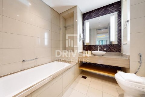 Apartment in DAMAC Towers by Paramount, Business Bay, Dubai 1 bedroom, 98.01 sq.m. № 142981 - photo 12