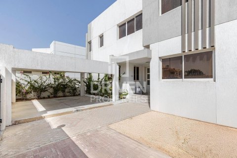 Villa à Umm Suqeim, Dubai, 5 chambres, 3716.12 m², № 128701 - photo 29