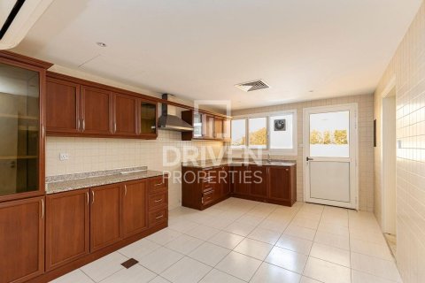 Villa à Umm Suqeim, Dubai, 5 chambres, 3716.12 m², № 128701 - photo 23