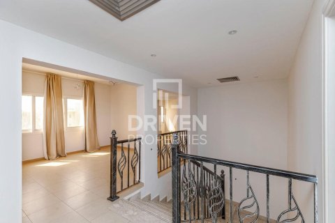 Villa à Umm Suqeim, Dubai, 5 chambres, 3716.12 m², № 128701 - photo 24