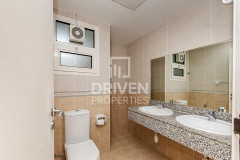 Villa à Umm Suqeim, Dubai, 5 chambres, 3716.12 m², № 128701 - photo 25