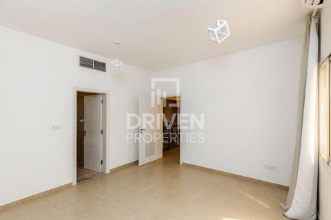 Villa à Umm Suqeim, Dubai, 5 chambres, 3716.12 m², № 128701 - photo 15