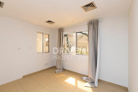 Villa à Umm Suqeim, Dubai, 5 chambres, 3716.12 m², № 128701 - photo 12