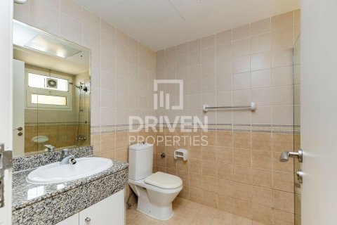Villa à Umm Suqeim, Dubai, 5 chambres, 3716.12 m², № 128701 - photo 28