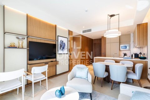 Снять в аренду квартиру в The Address Residences Dubai Opera, Даунтаун Дубай (Даунтаун Бурдж Дубай), Дубай: 2 спальни, 111.48м², № 128700 - фото 2