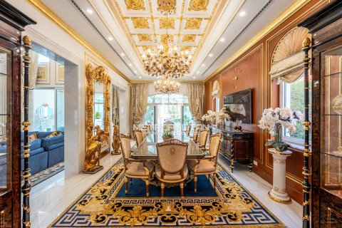 Villa in XXII Carat, Palm Jumeirah, Dubai 7 bedrooms, 1530 sq.m. № 72921 - photo 2
