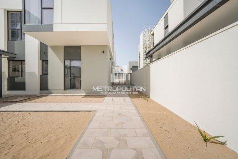 Villa en Murooj Al Furjan, Al Furjan, Dubai, 4 dormitorios, 331 m², № 15275 - foto 5