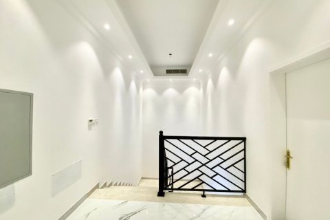 Villa in Al Barsha, Dubai 5 bedrooms, 1016.6 sq.m. № 52554 - photo 3