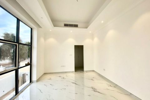 Villa in Al Barsha, Dubai 5 bedrooms, 1016.6 sq.m. № 52554 - photo 7