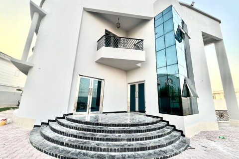 Villa à Al Barsha, Dubai, 5 chambres, 1393.5 m², № 52558 - photo 8