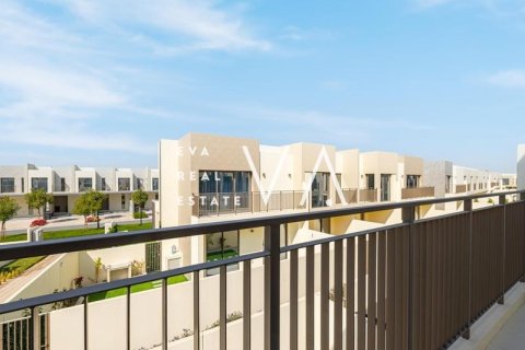 Adosado en Dubai South (Dubai World Central), Dubai, 4 dormitorios, 302.28 m², № 52850 - foto 11