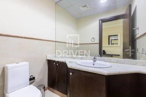 Снять в аренду квартиру в KG Tower, Дубай Марина, Дубай: 3 спальни, 285.77м², № 129629 - фото 9