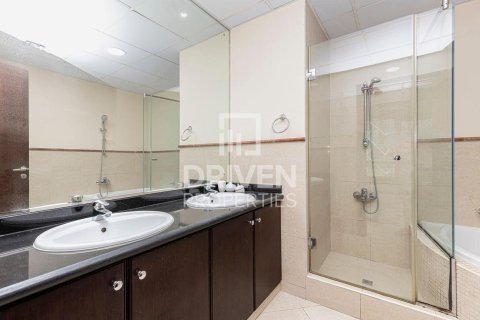 Снять в аренду квартиру в KG Tower, Дубай Марина, Дубай: 3 спальни, 285.77м², № 129629 - фото 11