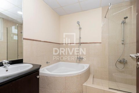 Снять в аренду квартиру в KG Tower, Дубай Марина, Дубай: 3 спальни, 285.77м², № 129629 - фото 10