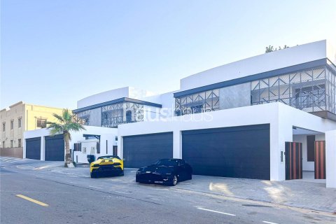 Вилла в Умм-Сукейме, Дубай, 4 спальни, 372м², № 44621