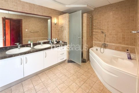 Maison de ville à Dubai Investment Park, Dubai, 4 chambres, 375 m², № 44634 - photo 10