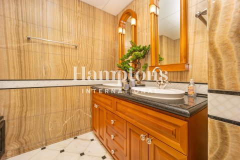 Apartment in Burj Khalifa, Dubai 2 bedrooms, 159.41968994 sq.m. № 113042 - photo 7