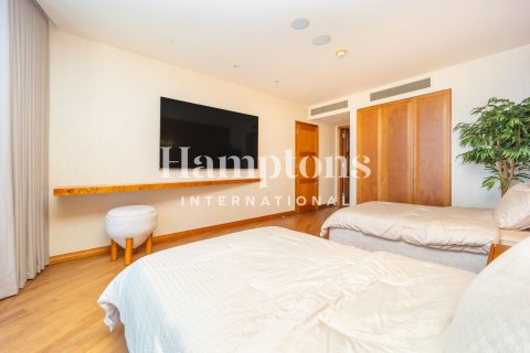 Apartment in Burj Khalifa, Dubai 2 bedrooms, 159.41968994 sq.m. № 113042 - photo 11