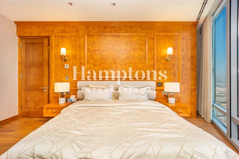 Apartment in Burj Khalifa, Dubai 2 bedrooms, 159.41968994 sq.m. № 113042 - photo 21