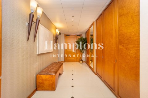 Apartment in Burj Khalifa, Dubai 2 bedrooms, 159.41968994 sq.m. № 113042 - photo 24