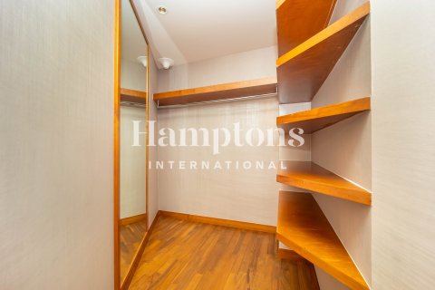 Apartment in Burj Khalifa, Dubai 2 bedrooms, 159.41968994 sq.m. № 113042 - photo 14