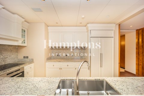 Apartment in Burj Khalifa, Dubai 2 bedrooms, 159.41968994 sq.m. № 113042 - photo 10