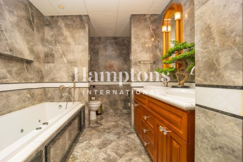 Apartment in Burj Khalifa, Dubai 2 bedrooms, 159.41968994 sq.m. № 113042 - photo 12