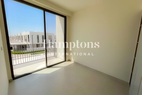 Townhouse in The Valley, Dubai 4 bedrooms, 257.527 sq.m. № 113040