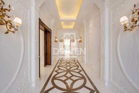 Villa in Nad Al Sheba 2, Nadd Al Sheba, Dubai 6 bedrooms, 1858.06 sq.m. № 136733