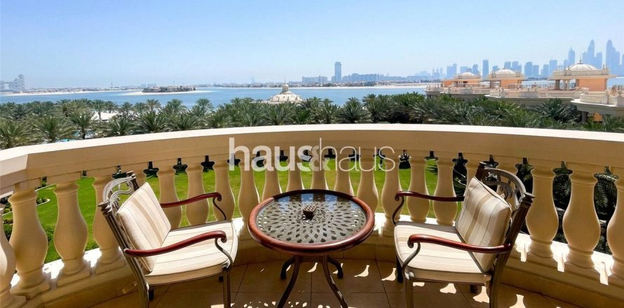 Hotel Apartment in The Crescent, Palm Jumeirah, Dubai studio, 62 sq.m. № 43930