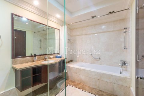 Apartment in Palm Jumeirah, Dubai 2 bedrooms, 153.1 sq.m. № 134856 - photo 10
