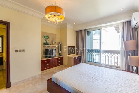 Apartment in Palm Jumeirah, Dubai 2 bedrooms, 153.1 sq.m. № 134856 - photo 3