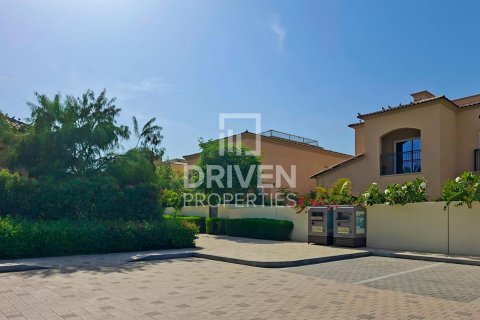 Villa in Villanova, Dubai Land, Dubai 4 bedrooms, 400.04 sq.m. № 140700 - photo 17