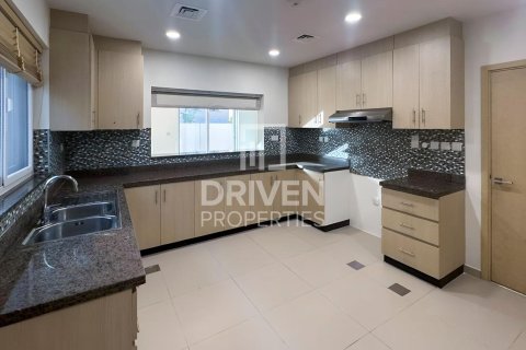 Villa in Villanova, Dubai Land, Dubai 4 bedrooms, 400.04 sq.m. № 140700 - photo 8