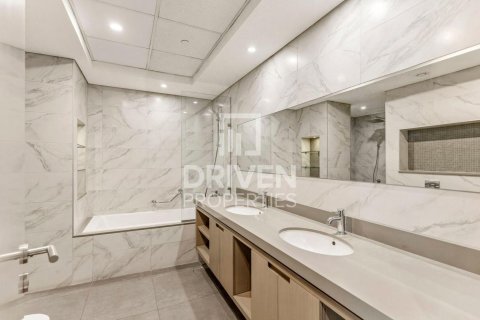 Apartment in Al Satwa, Dubai 3 bedrooms, 198.53 sq.m. № 128189 - photo 21