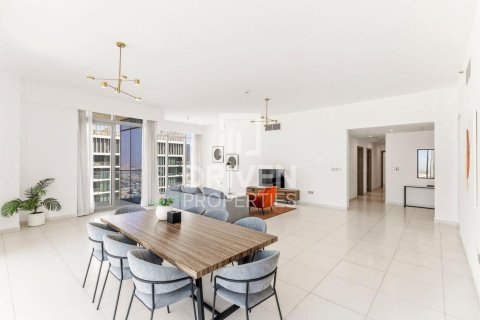 Снять в аренду квартиру в Аль-Сатве, Дубай: 3 спальни, 244.99м², № 128190 - фото 4