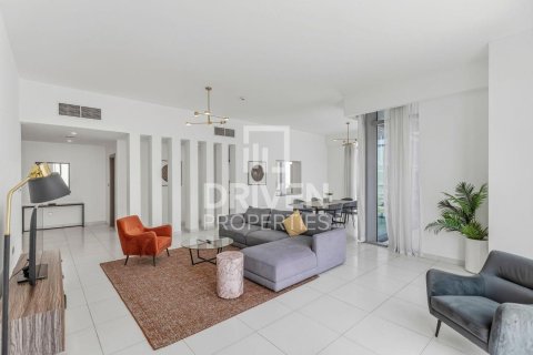 Снять в аренду квартиру в Аль-Сатве, Дубай: 3 спальни, 222.97м², № 128188 - фото 6