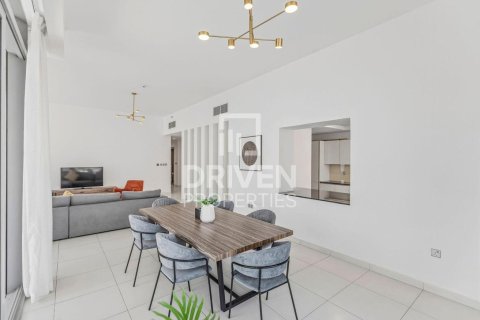Снять в аренду квартиру в Аль-Сатве, Дубай: 3 спальни, 222.97м², № 128188 - фото 4