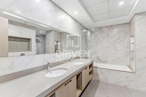 Снять в аренду квартиру в Аль-Сатве, Дубай: 3 спальни, 222.97м², № 128188 - фото 19