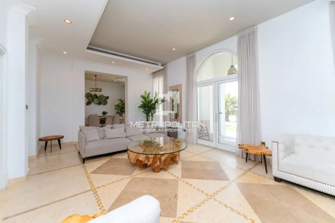 Снять в аренду виллу в Signature Villas, Пальма Джумейра, Дубай: 6 спален, 1245м², № 73196 - фото 5