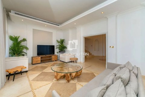Снять в аренду виллу в Signature Villas, Пальма Джумейра, Дубай: 6 спален, 1245м², № 73196 - фото 4