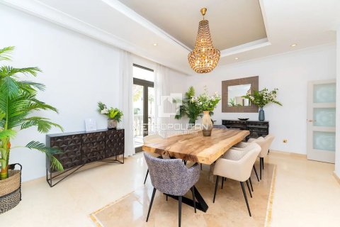 Снять в аренду виллу в Signature Villas, Пальма Джумейра, Дубай: 6 спален, 1245м², № 73196 - фото 9