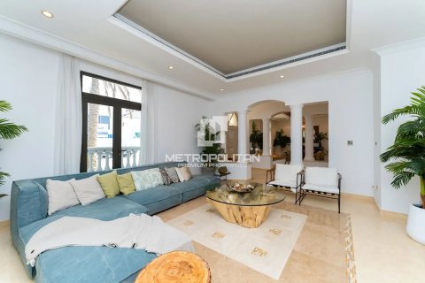 Снять в аренду виллу в Signature Villas, Пальма Джумейра, Дубай: 6 спален, 1245м², № 73196 - фото 3